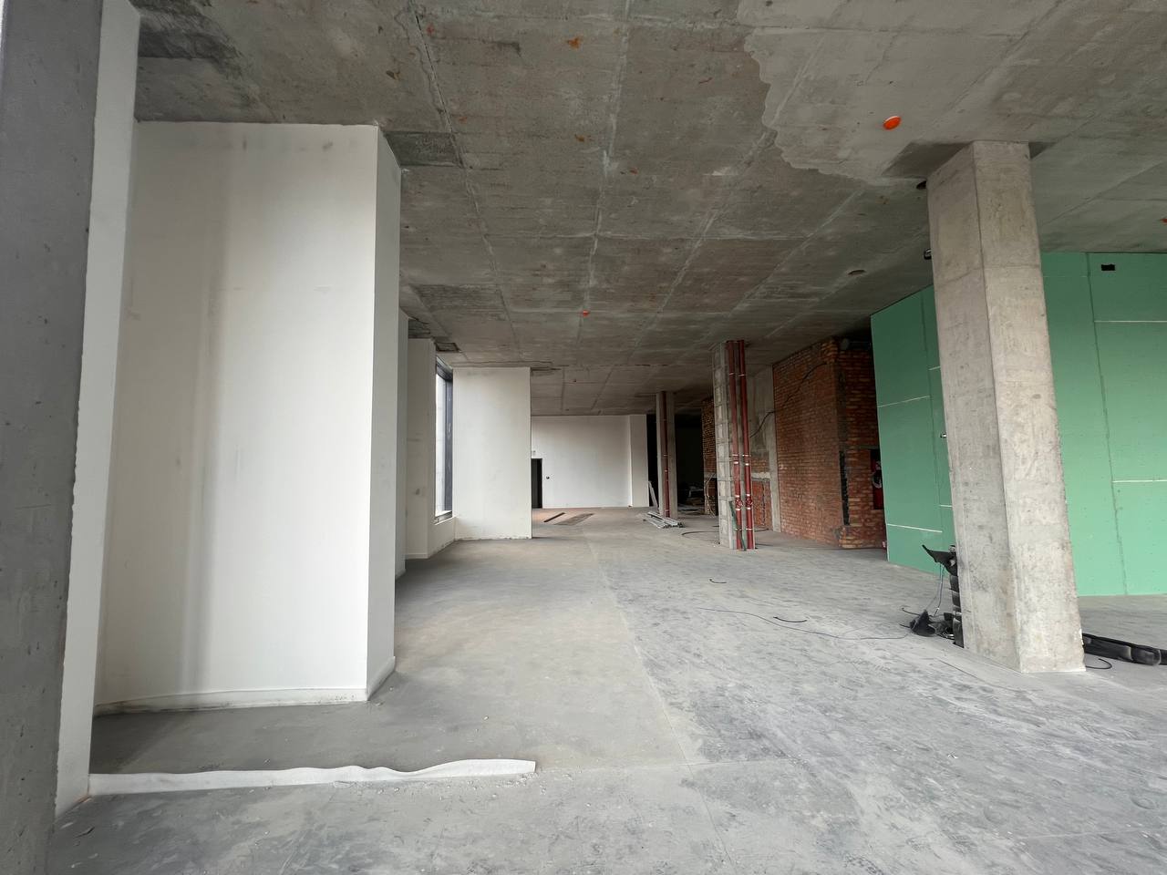 Commercial premises on the 2nd floor